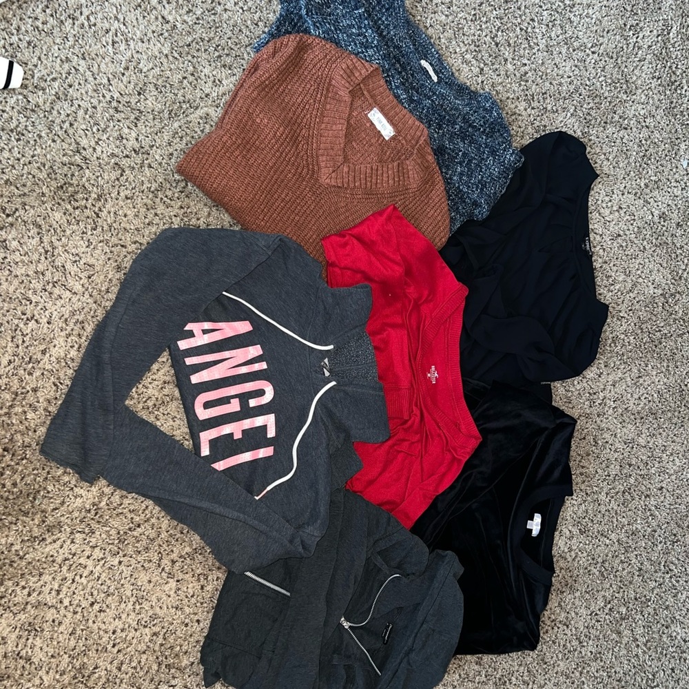 Womens Long sleeves & Sweaters